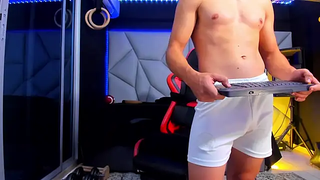 Aydenmiller96 online show from 24, 4, 2026