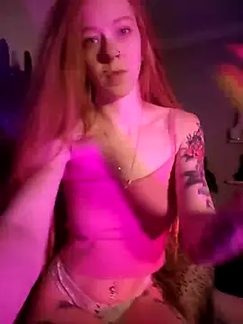 Snapshot of LucidLucy chatting on 8, 1, 2025 LucidLucy online show from 8, 1, 2025