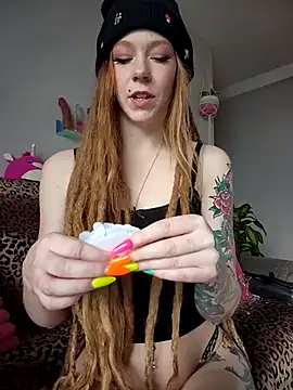 Snapshot of LucidLucy chatting on 2, 3, 2025 LucidLucy online show from 2, 3, 2025