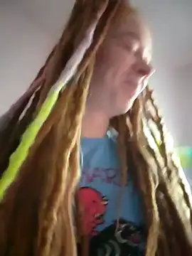 Snapshot of LucidLucy chatting on 4, 10, 2025 LucidLucy online show from 4, 10, 2025