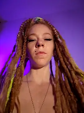 Snapshot of LucidLucy chatting on 6, 10, 2025 LucidLucy online show from 6, 10, 2025