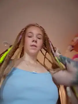 Snapshot of LucidLucy chatting on 15, 10, 2025 LucidLucy online show from 15, 10, 2025