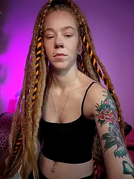 Snapshot of LucidLucy chatting on 3, 11, 2025 LucidLucy online show from 3, 11, 2025