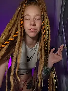 Snapshot of LucidLucy chatting on 10, 11, 2025 LucidLucy online show from 10, 11, 2025