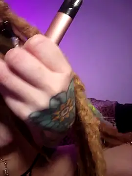 Snapshot of LucidLucy chatting on 28, 11, 2025 LucidLucy online show from 28, 11, 2025