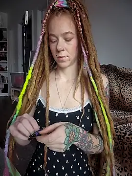 Snapshot of LucidLucy chatting on 29, 11, 2025 LucidLucy online show from 29, 11, 2025