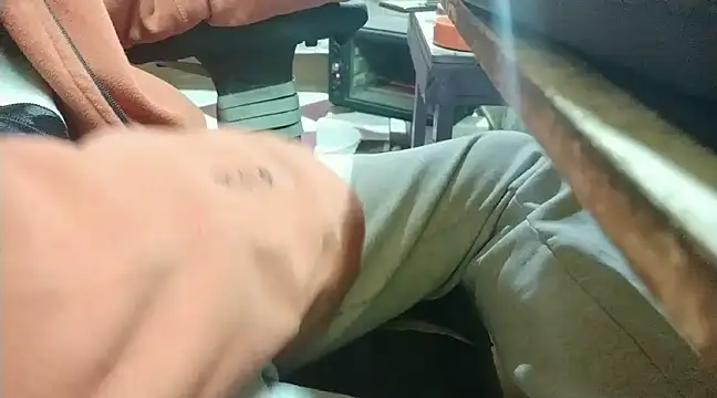 Snapshot of growing20yo chatting on 29, 12, 2024 growing20yo online show from 29, 12, 2024