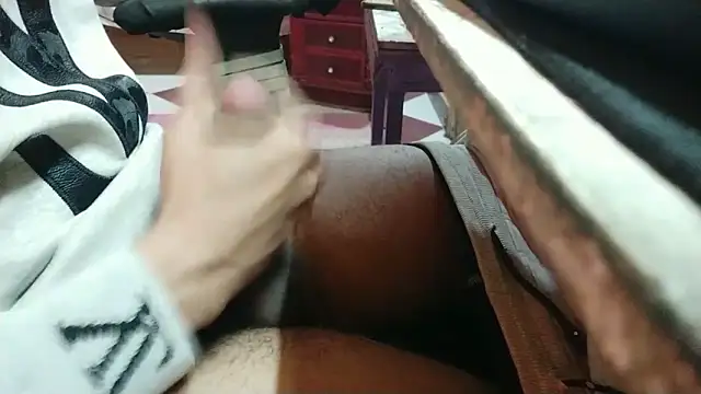 Snapshot of growing20yo chatting on 2, 2, 2025 growing20yo online show from 2, 2, 2025