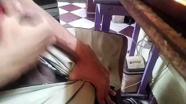 Snapshot of growing20yo chatting on 18, 9, 2025 growing20yo online show from 18, 9, 2025