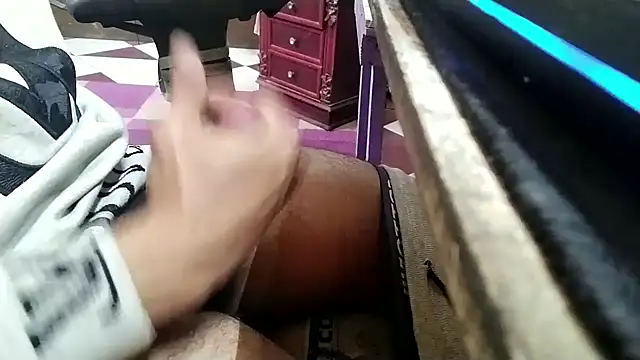 growing20yo online show from 3, 2, 2026