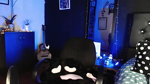 aprildoll online show from 10, 1, 2025