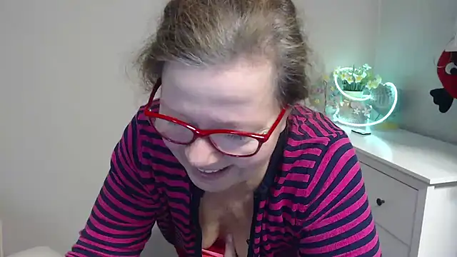 Snapshot of Adelewildx chatting on 3, 3, 2025 Adelewildx online show from 3, 3, 2025