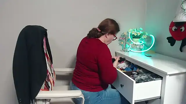 Snapshot of Adelewildx chatting on 5, 3, 2025 Adelewildx online show from 5, 3, 2025