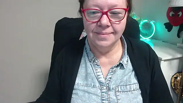 Snapshot of Adelewildx chatting on 17, 3, 2025 Adelewildx online show from 17, 3, 2025