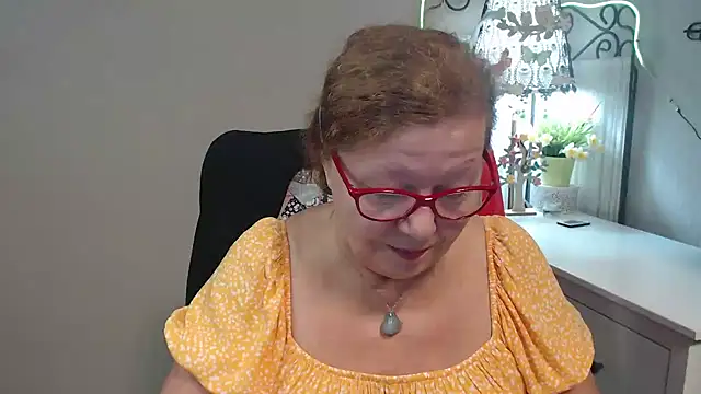Snapshot of Adelewildx chatting on 10, 9, 2025 Adelewildx online show from 10, 9, 2025