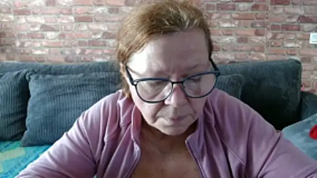 Snapshot of Adelewildx chatting on 8, 11, 2025 Adelewildx online show from 8, 11, 2025