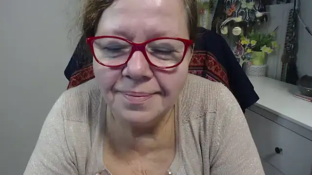 Snapshot of Adelewildx chatting on 12, 11, 2025 Adelewildx online show from 12, 11, 2025