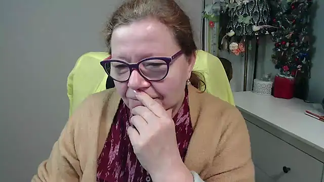 Snapshot of Adelewildx chatting on 3, 2, 2026 Adelewildx online show from 3, 2, 2026