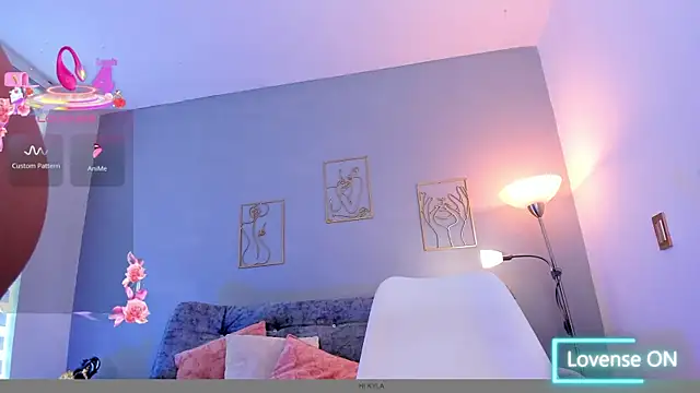 Snapshot of KylaMorrison chatting on 1, 10, 2025 KylaMorrison online show from 1, 10, 2025