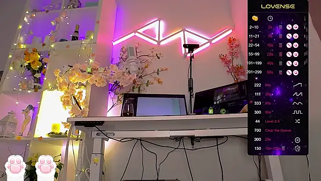 Elena-Marilyn online show from 22, 4, 2026