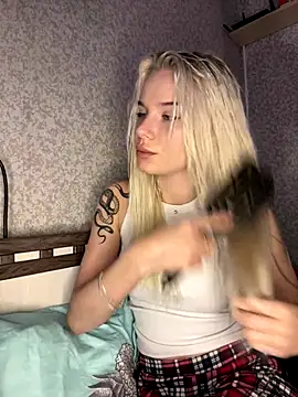 Snapshot of SIMBA_BOS chatting on 16, 12, 2025 SIMBA BOS online show from 16, 12, 2025