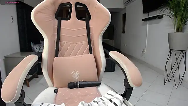 Snapshot of ashley_morgan_18 chatting on 17, 3, 2025 ashley morgan 18 online show from 17, 3, 2025