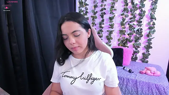 Snapshot of ashley_morgan_18 chatting on 2, 10, 2025 ashley morgan 18 online show from 2, 10, 2025