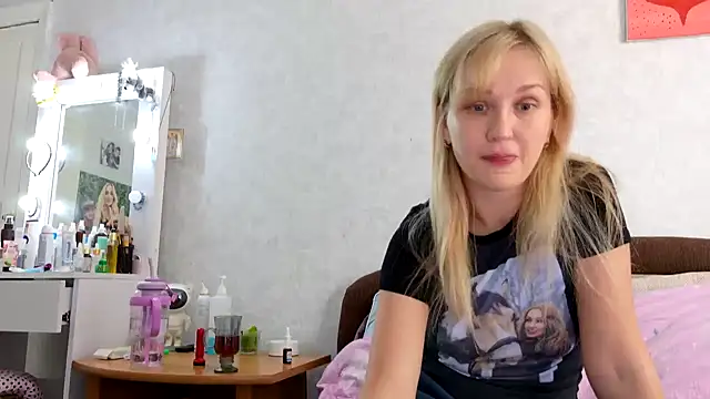 ModelEva online show from 7, 10, 2025