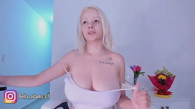 Snapshot of bella_adams_ chatting on 24, 9, 2025 bella adams online show from 24, 9, 2025