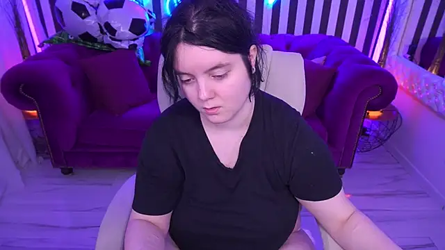 Snapshot of LittleShyy chatting on 9, 7, 2026 LittleShyy online show from 9, 7, 2026