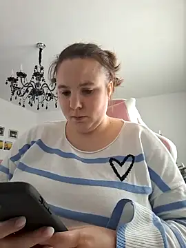 AureliaWinter online show from 12, 1, 2025