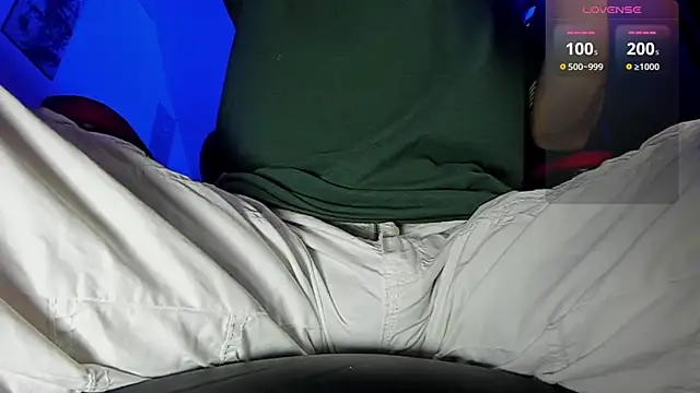 Snapshot of Alex_smith00 chatting on 23, 12, 2024 Alex smith00 online show from 23, 12, 2024