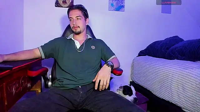 Snapshot of Alex_smith00 chatting on 26, 1, 2025 Alex smith00 online show from 26, 1, 2025