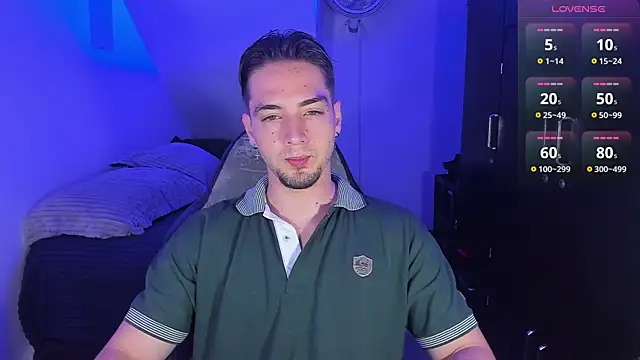 Snapshot of Alex_smith00 chatting on 11, 10, 2025 Alex smith00 online show from 11, 10, 2025