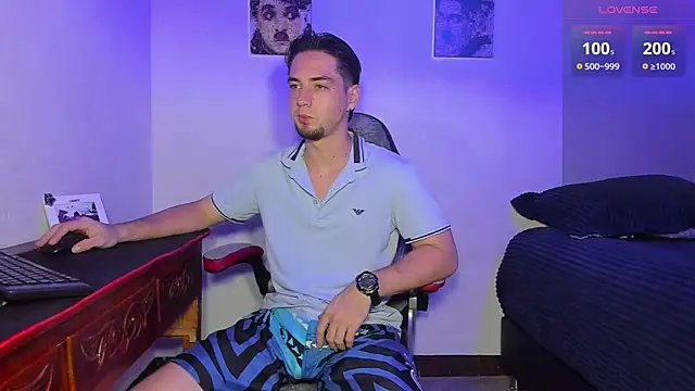 Snapshot of Alex_smith00 chatting on 17, 10, 2025 Alex smith00 online show from 17, 10, 2025