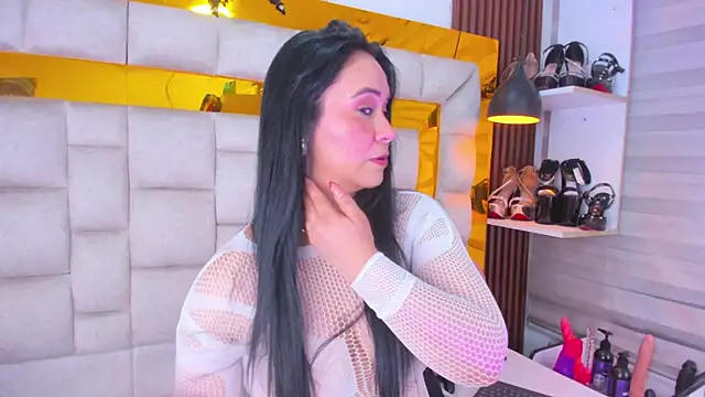 bigass monic online show from 30, 11, 2025