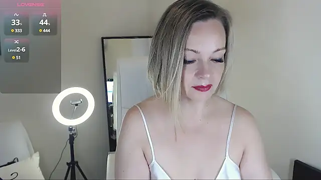 Tilly Eliot online show from 27, 1, 2025