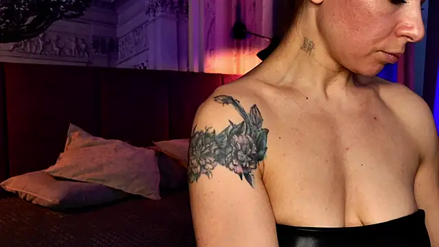 SofiaFoster  online show from 2, 2, 2025