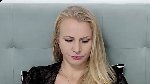 Snapshot of K__Adrienne chatting on 18, 9, 2025 K Adrienne online show from 18, 9, 2025