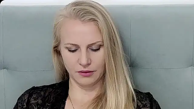 Snapshot of K__Adrienne chatting on 4, 10, 2025 K Adrienne online show from 4, 10, 2025