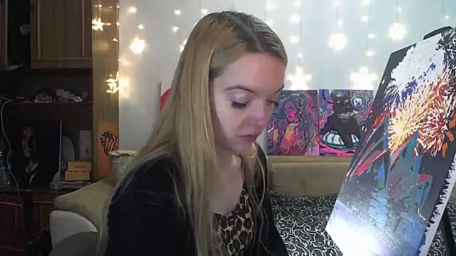 Snapshot of SecretSophia chatting on 13, 12, 2024 SecretSophia online show from 13, 12, 2024