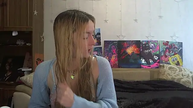 Snapshot of SecretSophia chatting on 8, 2, 2025 SecretSophia online show from 8, 2, 2025