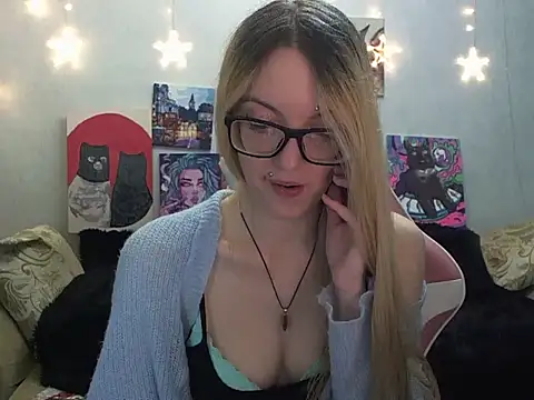 Snapshot of SecretSophia chatting on 1, 10, 2025 SecretSophia online show from 1, 10, 2025