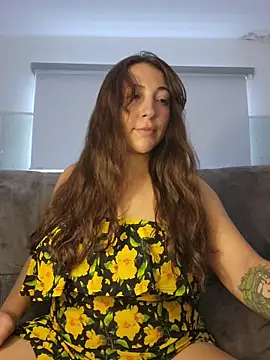 Snapshot of VickyHoult chatting on 17, 12, 2025 VickyHoult online show from 17, 12, 2025