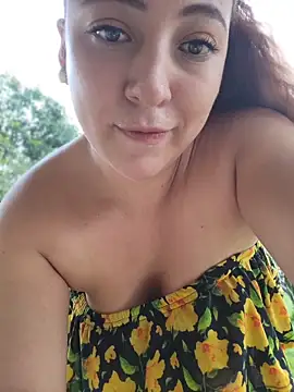 Snapshot of VickyHoult chatting on 7, 3, 2026 VickyHoult online show from 7, 3, 2026