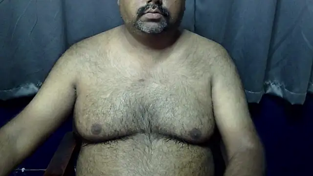 Snapshot of hairysubcub_70 chatting on 28, 4, 2026 hairysubcub 70 online show from 28, 4, 2026