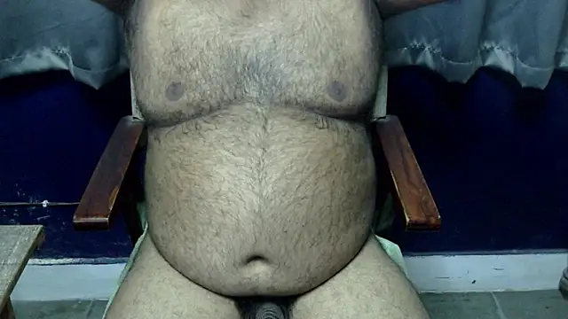 Snapshot of hairysubcub_70 chatting on 28, 4, 2026 hairysubcub 70 online show from 28, 4, 2026