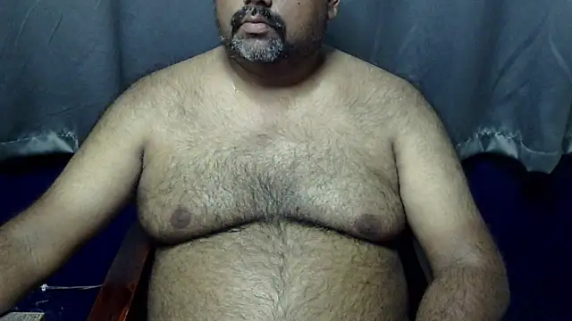 Snapshot of hairysubcub_70 chatting on 2, 5, 2026 hairysubcub 70 online show from 2, 5, 2026