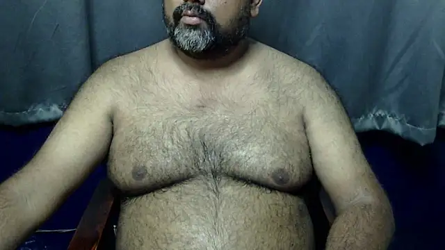 Snapshot of hairysubcub_70 chatting on 24, 5, 2026 hairysubcub 70 online show from 24, 5, 2026