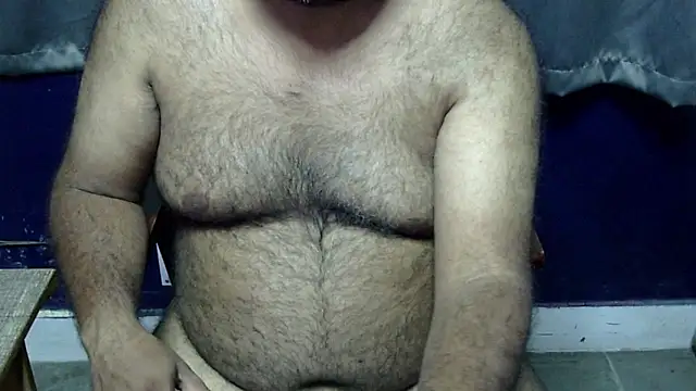 Snapshot of hairysubcub_70 chatting on 31, 5, 2026 hairysubcub 70 online show from 31, 5, 2026
